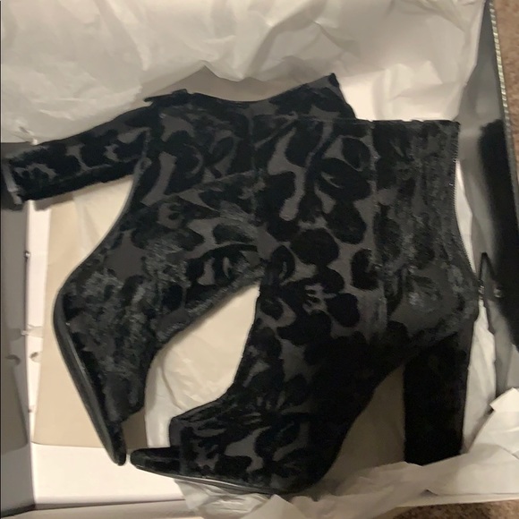 Peep toe Booties Black Suede - Picture 1 of 5